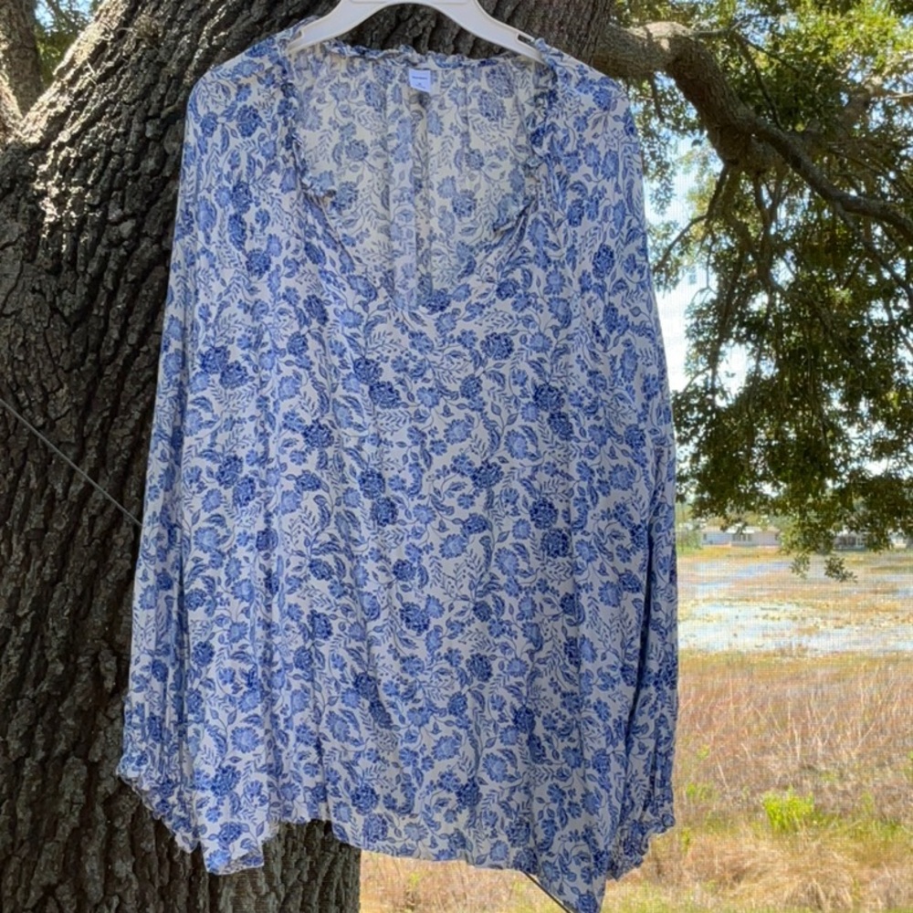 Floral Blue and White Women's Top